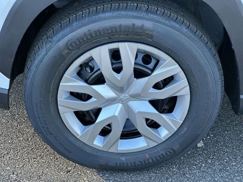 Used 2026 Toyota Corolla Cross L image 10