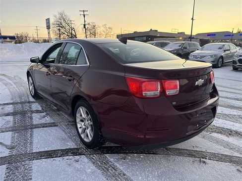 Used 2015 Chevrolet Malibu LT w/ Power Convenience Package image 4