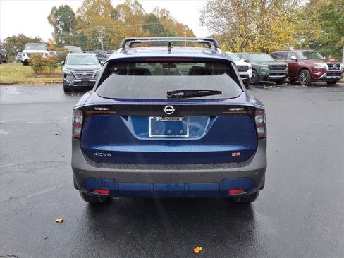 New 2026 Nissan Kicks SR image 3
