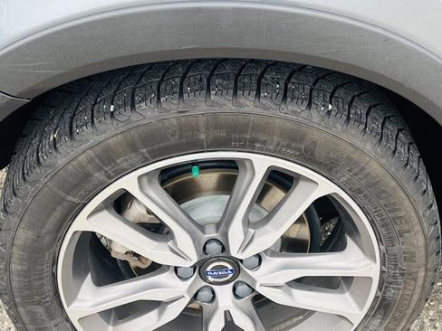 Used 2018 Volvo V60 T5 Cross Country w/ Convenience Package image 8