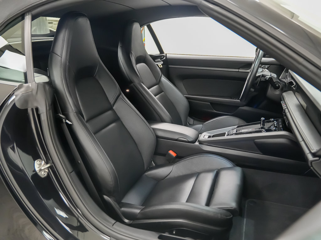 Used 2025 Porsche 911 Carrera RWD image 18