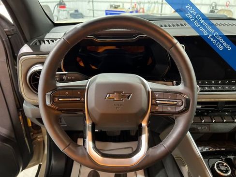 Used 2024 Chevrolet Colorado ZR2 w/ ZR2 Convenience Package III image 16