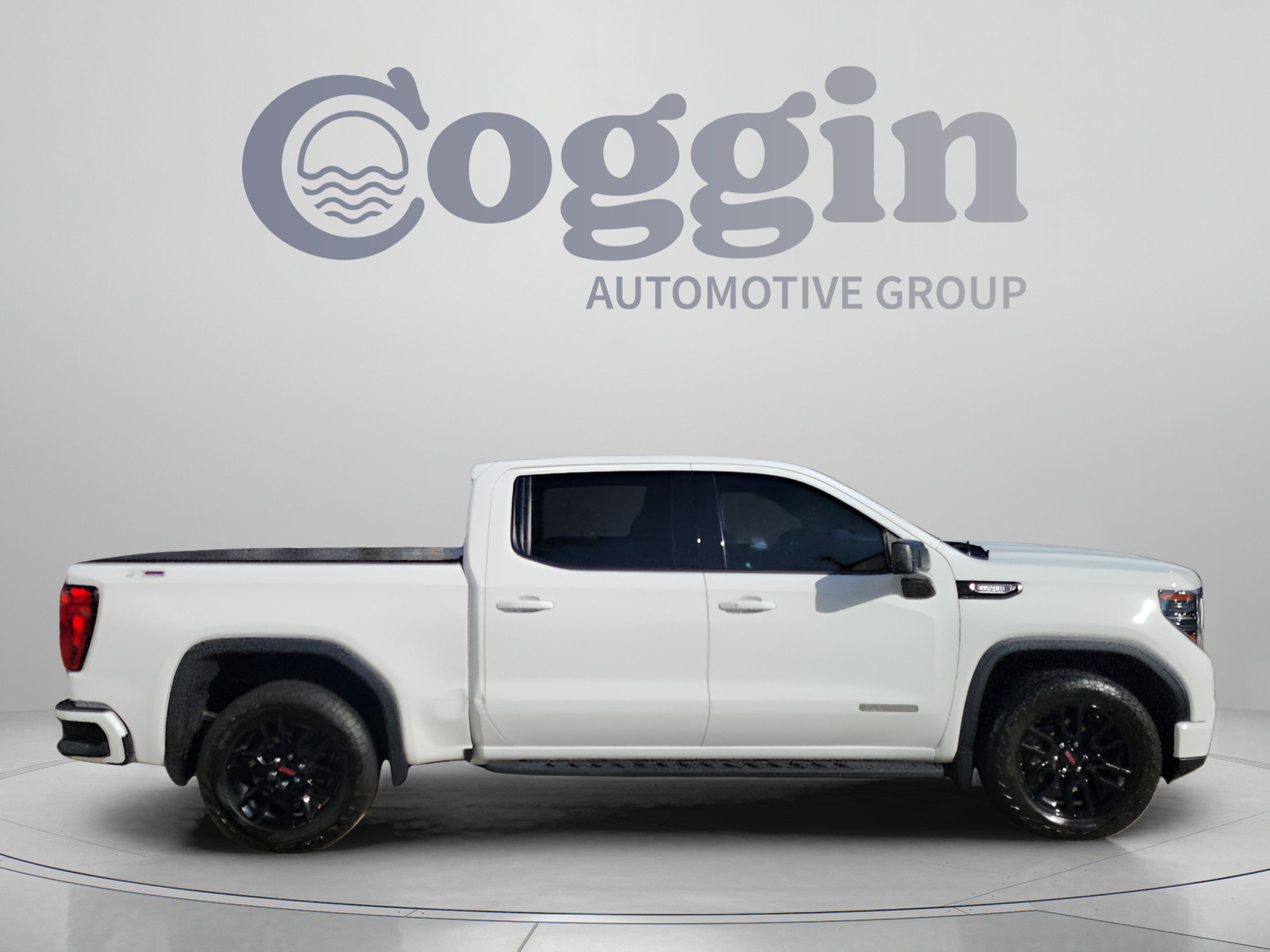 Used 2023 GMC Sierra 1500 Elevation AWD/4WD image 4