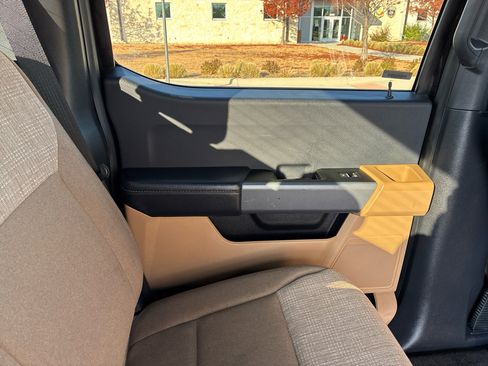 Used 2022 Ford F150 XLT image 44