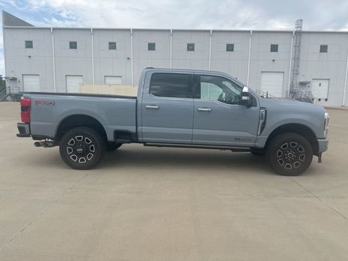 Used 2024 Ford F250 Platinum AWD/4WD image 4