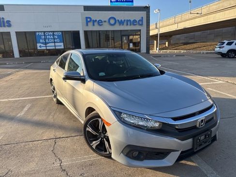 Used 2018 Honda Civic Touring image 1