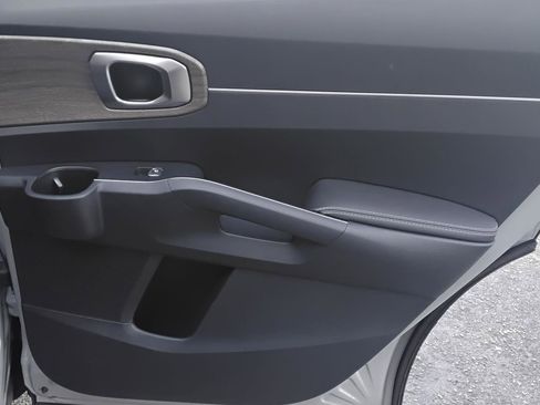 Used 2022 Kia Sorento EX w/ Panoramic Sunroof Package image 24