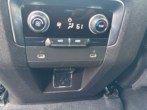 Used 2021 Chevrolet Tahoe LT AWD/4WD image 19