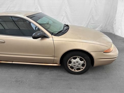Used 2004 Oldsmobile Alero GL FWD image 7