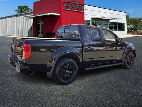 Used 2021 Nissan Frontier SV w/ Midnight Edition Floor Mats image 5