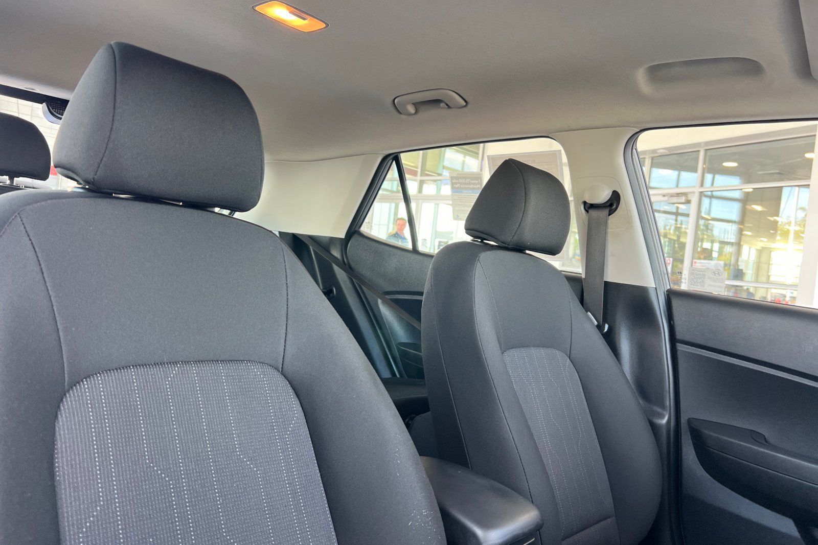 Used 2025 Hyundai Venue SE FWD image 14