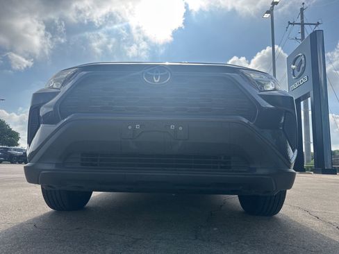 Used 2023 Toyota RAV4 LE FWD image 9
