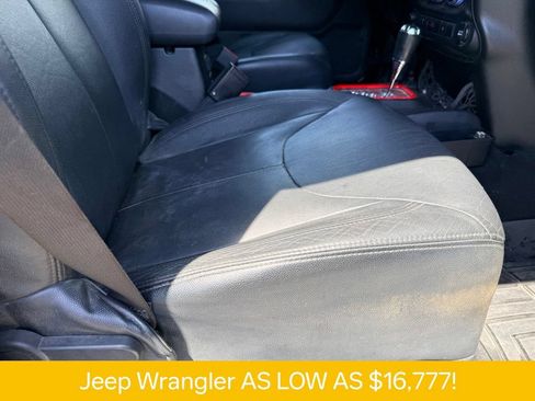 Used 2013 Jeep Wrangler Unlimited Rubicon AWD/4WD image 19