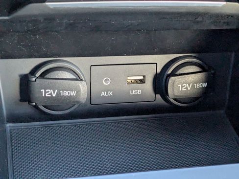 Used 2017 Hyundai Elantra SE image 25