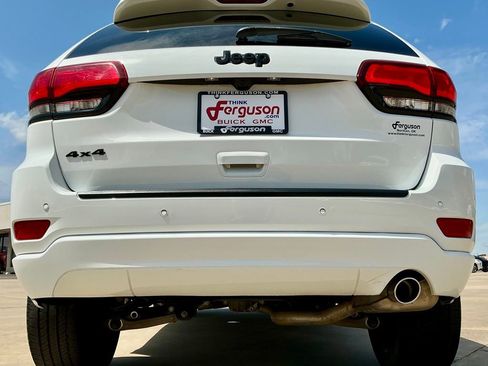 Used 2021 Jeep Grand Cherokee Laredo X image 17