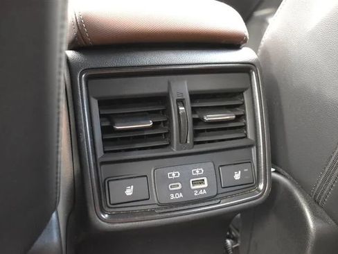 Used 2025 Subaru Forester Touring w/ Popular Package - Touring AWD/4WD image 29