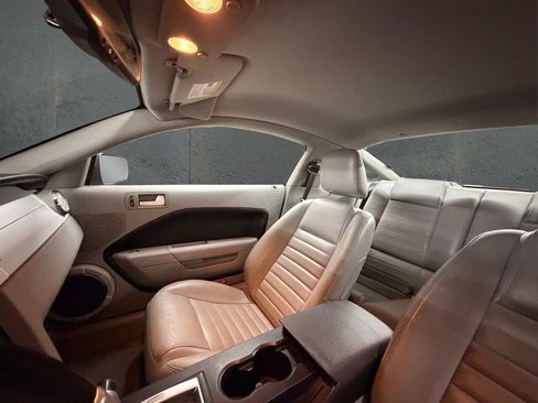 Used 2007 Ford Mustang GT RWD image 12