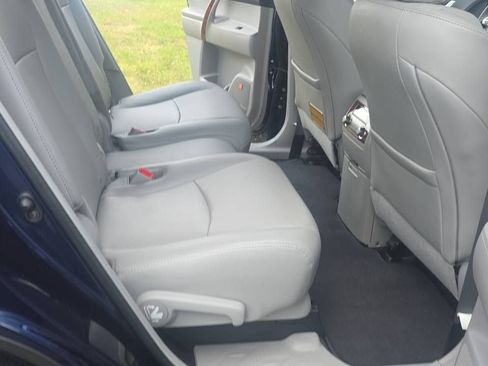 Used 2012 Toyota Highlander Limited w/ Tow Pkg AWD/4WD image 12