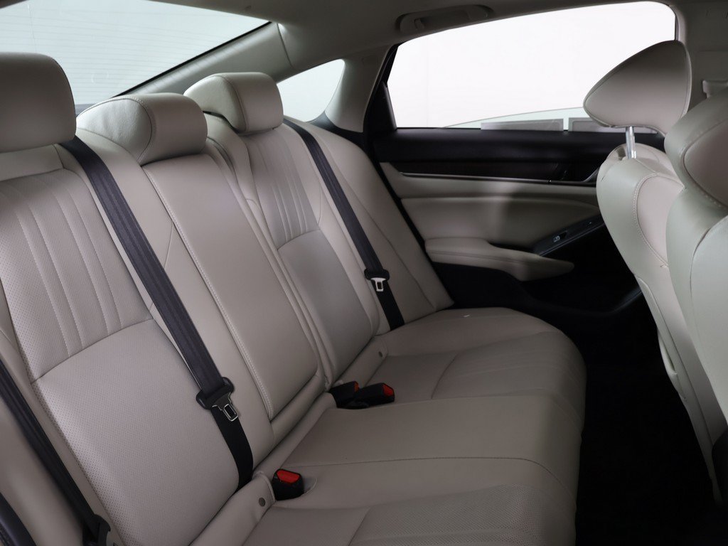 Used 2019 Honda Accord Touring image 37