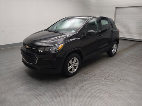 Used 2021 Chevrolet Trax LS AWD/4WD image 2