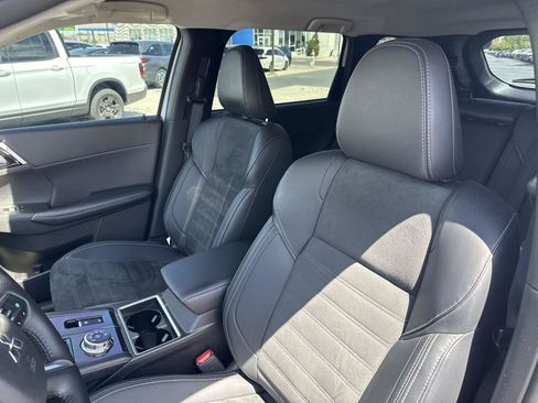 Used 2024 Mitsubishi Outlander SE AWD/4WD image 14