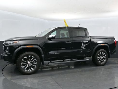Used 2024 GMC Canyon Denali AWD/4WD image 9