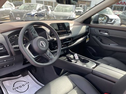 Used 2023 Nissan Rogue SL w/ SL Premium Package FWD image 11