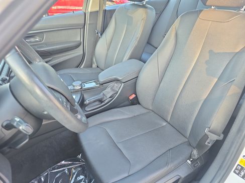 Used 2017 BMW 320i xDrive Sedan AWD/4WD image 14