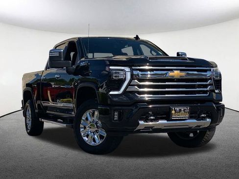 Used 2024 Chevrolet Silverado 2500 High Country image 2