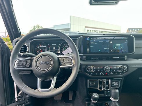 Used 2025 Jeep Wrangler Sahara w/ Safety Group image 19