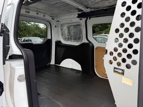 Used 2017 Ford Transit Connect XL FWD image 16