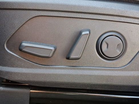 Certified 2025 Kia Sorento S image 27