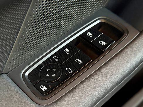 Used 2021 Porsche Taycan RWD image 41