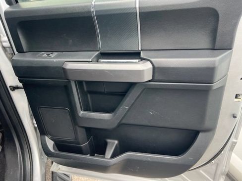 Used 2019 Ford F150 XLT w/ Equipment Group 302A Luxury AWD/4WD image 19