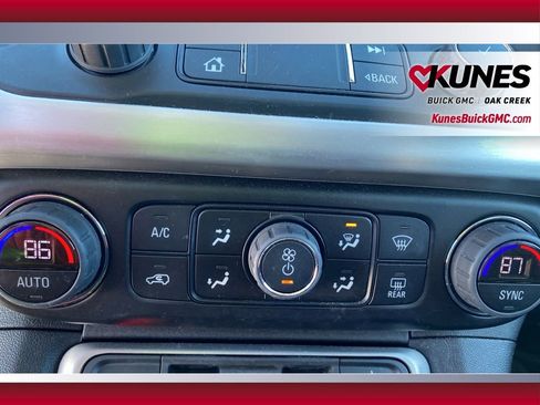 Used 2023 GMC Acadia SLT w/ Elevation Edition image 19