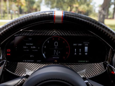 New 2024 McLaren 750S Spider RWD image 27