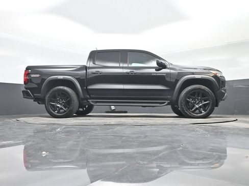 Used 2024 Chevrolet Colorado Trail Boss w/ Technology Package AWD/4WD image 31