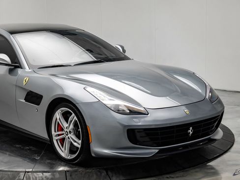 Used 2018 Ferrari GTC4Lusso AWD/4WD image 31