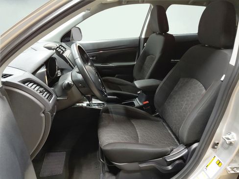 Used 2025 Mitsubishi Outlander Sport LE AWD/4WD image 24