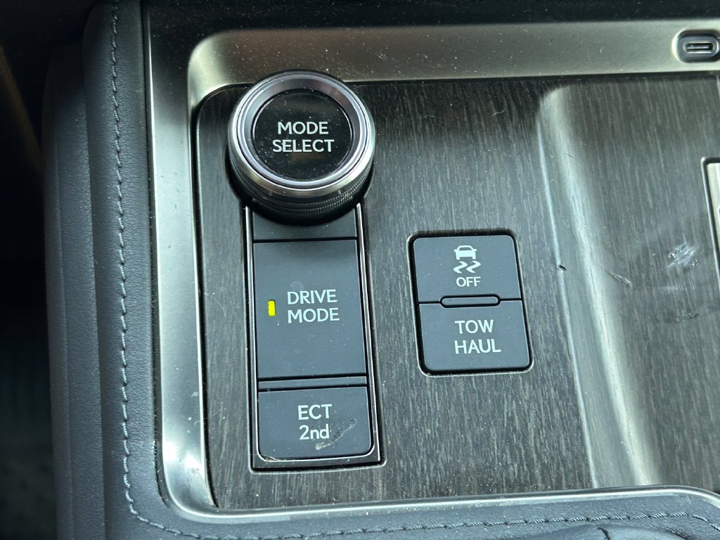 Used 2024 Lexus GX 550 w/ Accessory Package (Z1) AWD/4WD image 39
