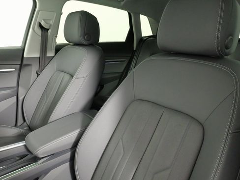 Used 2022 Audi e-tron Premium Plus w/ Premium Plus Package image 45