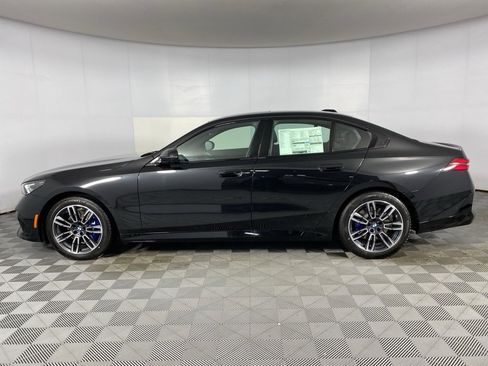 New 2026 BMW 530i xDrive w/ M Sport Package image 4