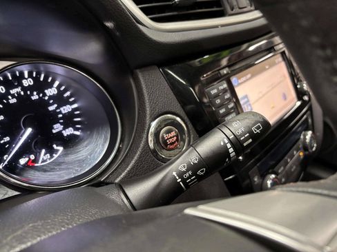 Used 2016 Nissan Rogue SL w/ SL Premium Package image 37