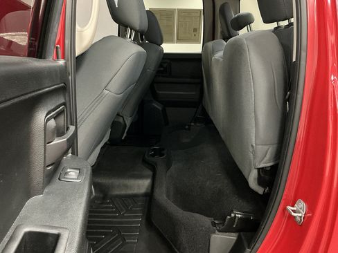 Used 2018 RAM 1500 Express AWD/4WD image 22