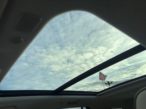 Used 2022 GMC Yukon Denali w/ Denali Premium Package image 32