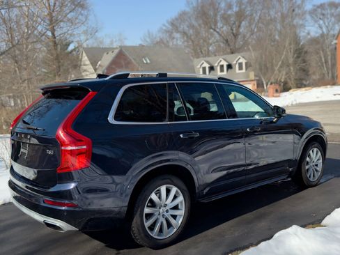 Used 2017 Volvo XC90 T6 Momentum w/ Vision Package image 5