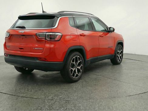 Used 2025 Jeep Compass Limited image 9