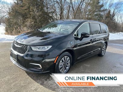 Used 2024 Chrysler Pacifica Limited