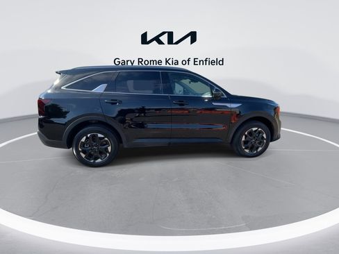 Certified 2024 Kia Sorento S image 9