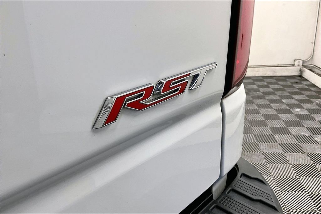 Used 2024 Chevrolet Silverado 1500 RST AWD/4WD image 7